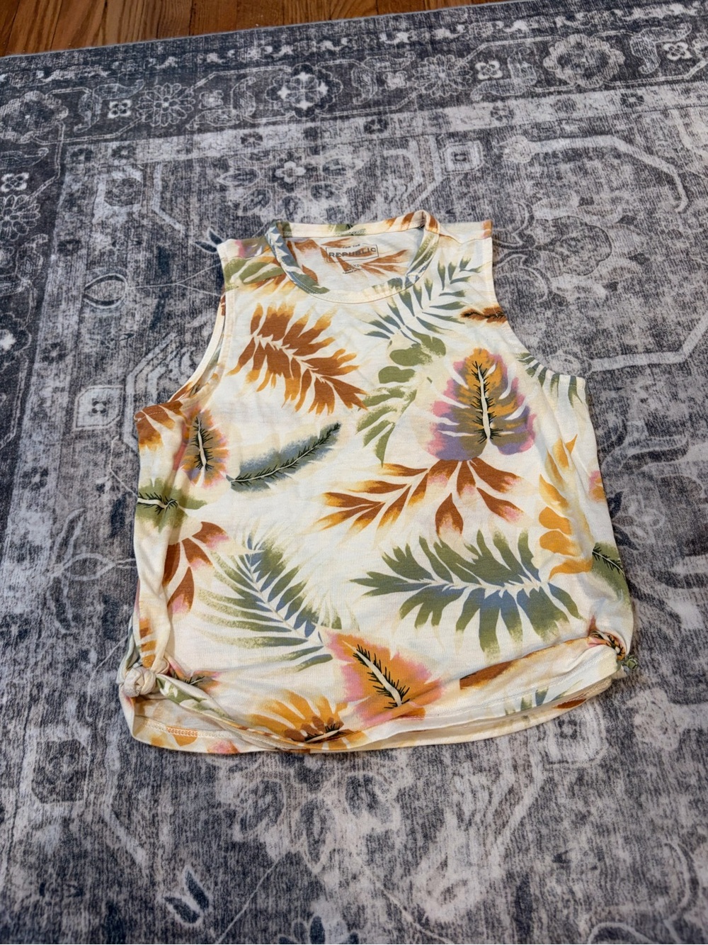 For The Republic Tropical Leaf Tie-Hem Tank Top - White, Green, Gold, Brown